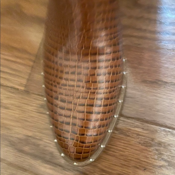 Fred Salvador all leather boots with wood heel. Brand new, never worn. - Picture 7 of 7